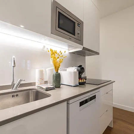 Alcantara Gardens - With Pool Лісабон