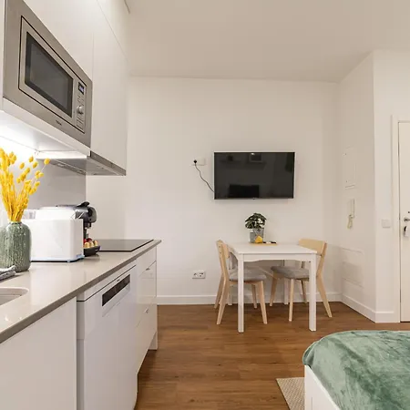 Alcantara Gardens - With Pool Апартаменти Лісабон