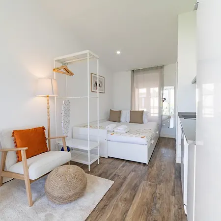 Alcantara Gardens - With Pool Apartment *